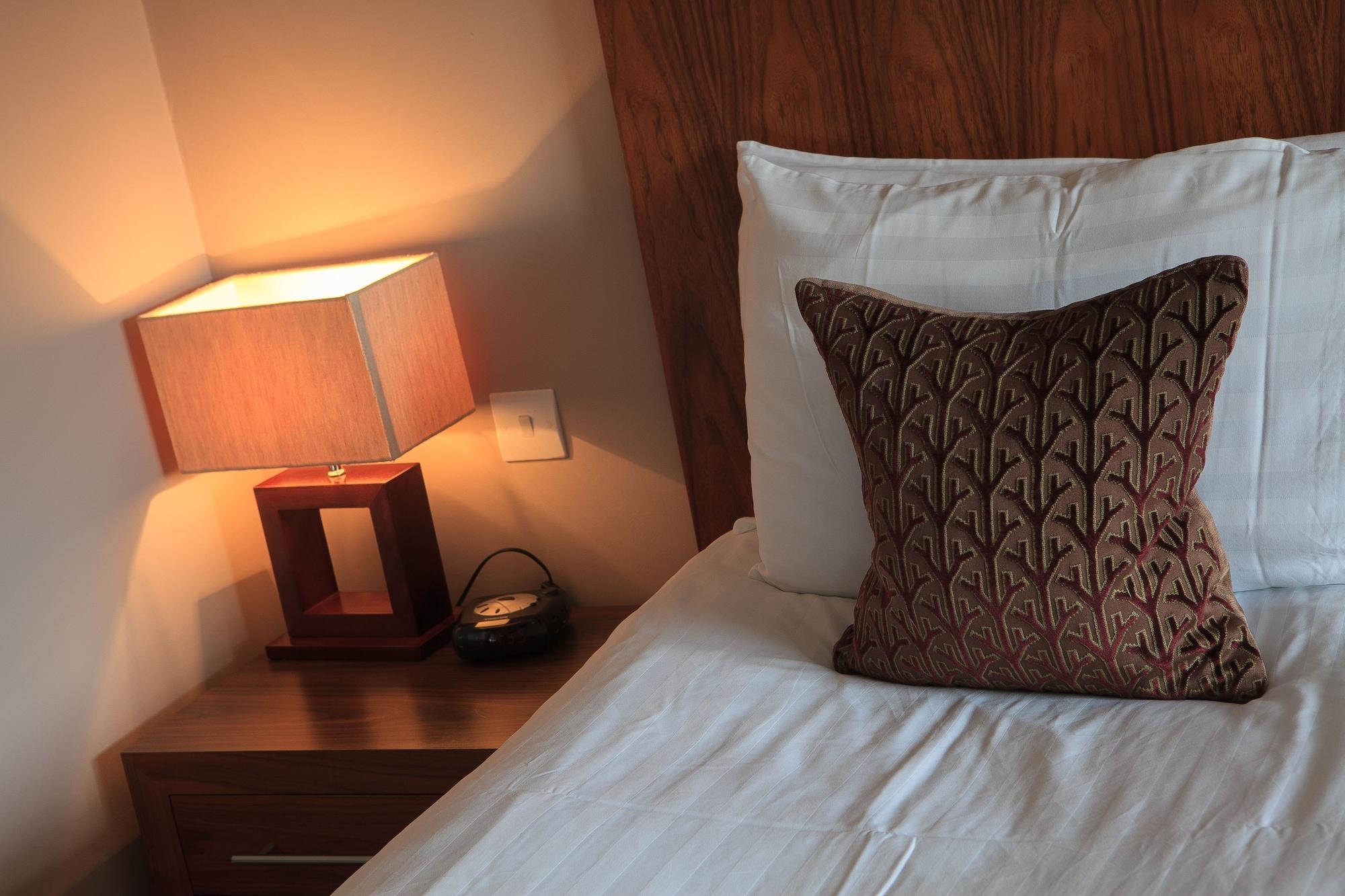 Best Western Plus Centurion Hotel Мидсомър Нортън Екстериор снимка