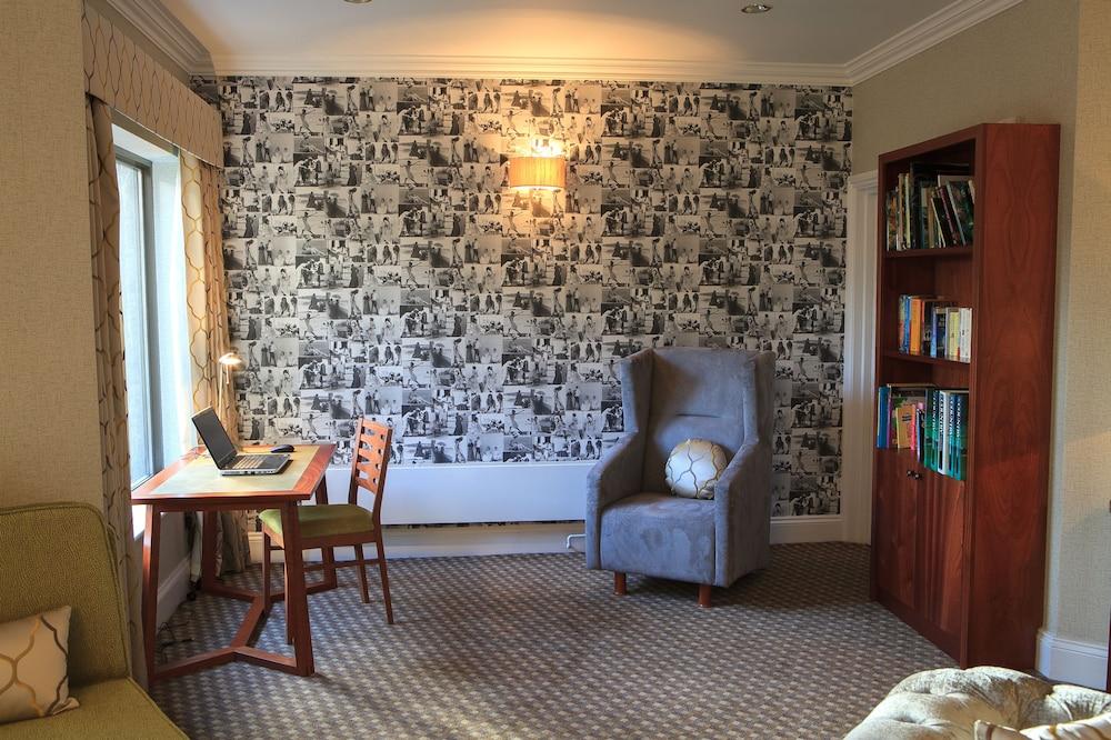 Best Western Plus Centurion Hotel Мидсомър Нортън Екстериор снимка